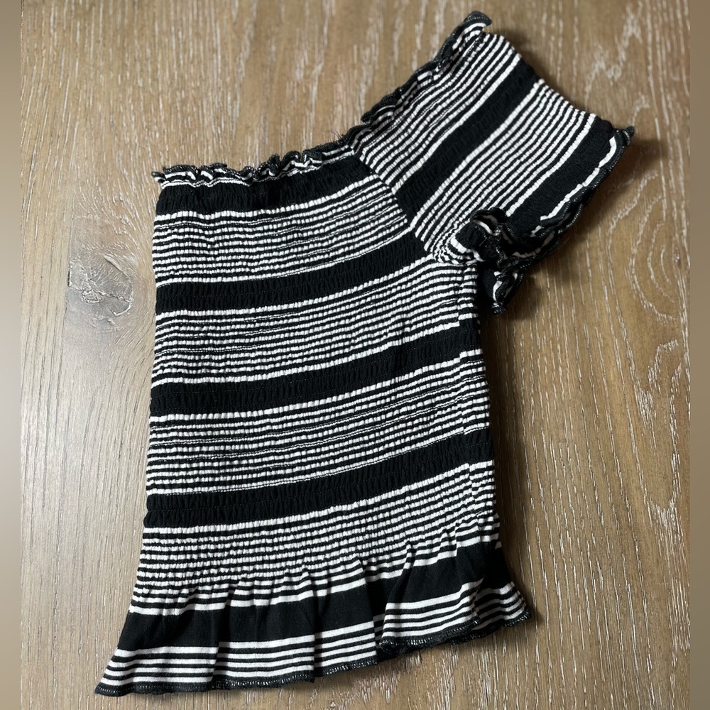 Off the Shoulder Crop Top